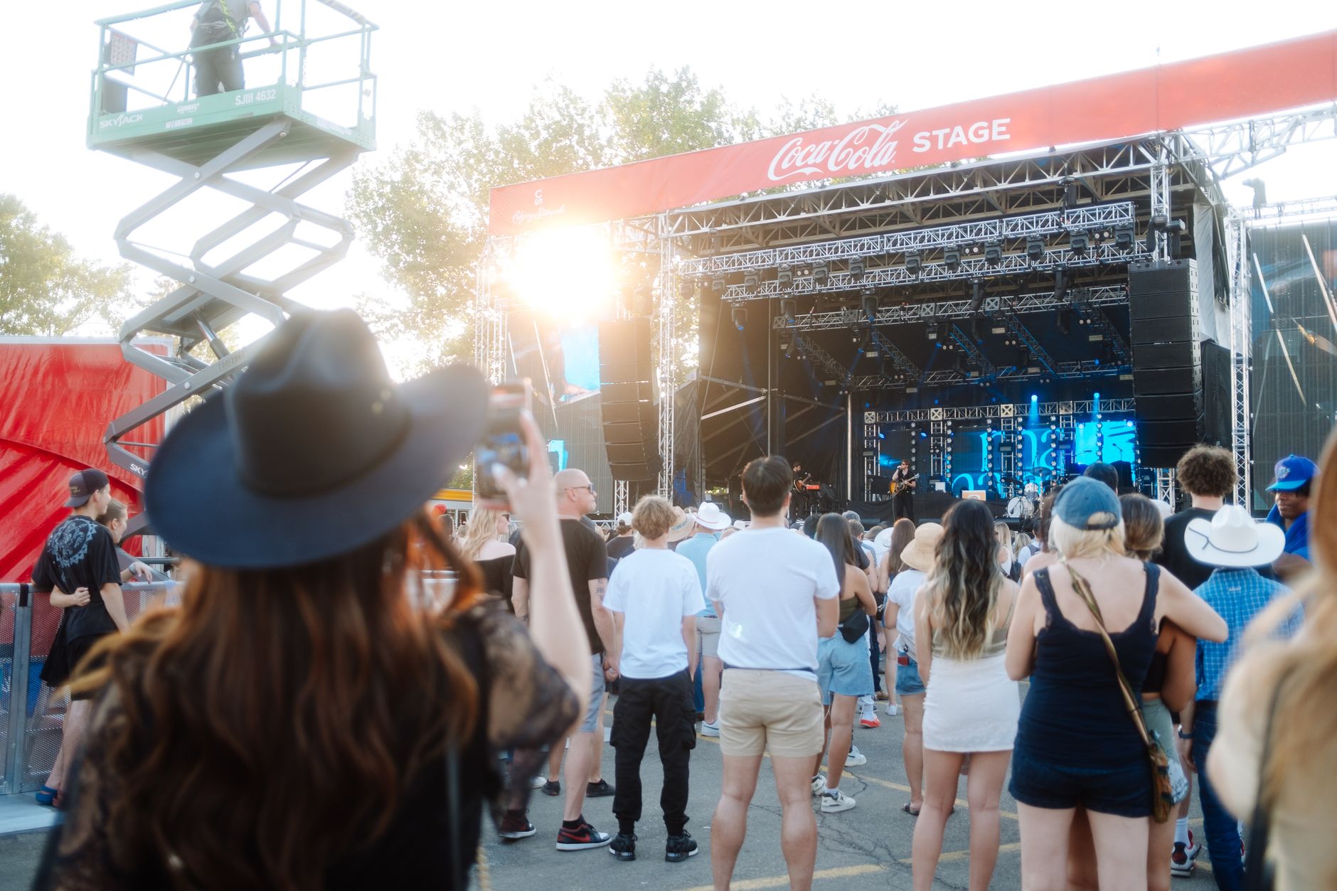 Concert Hydraulic Stage