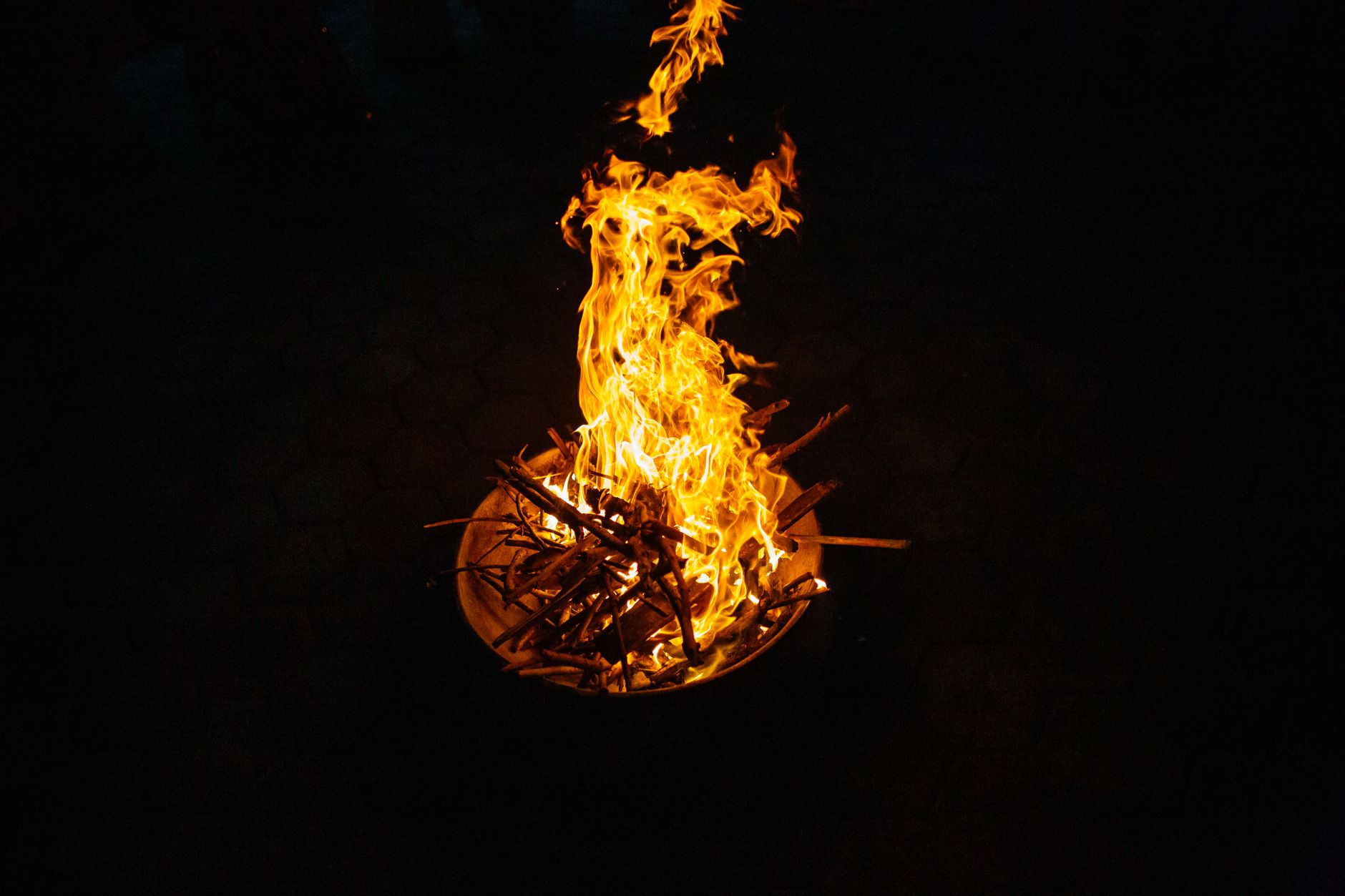 Lighting Synchronized Flames