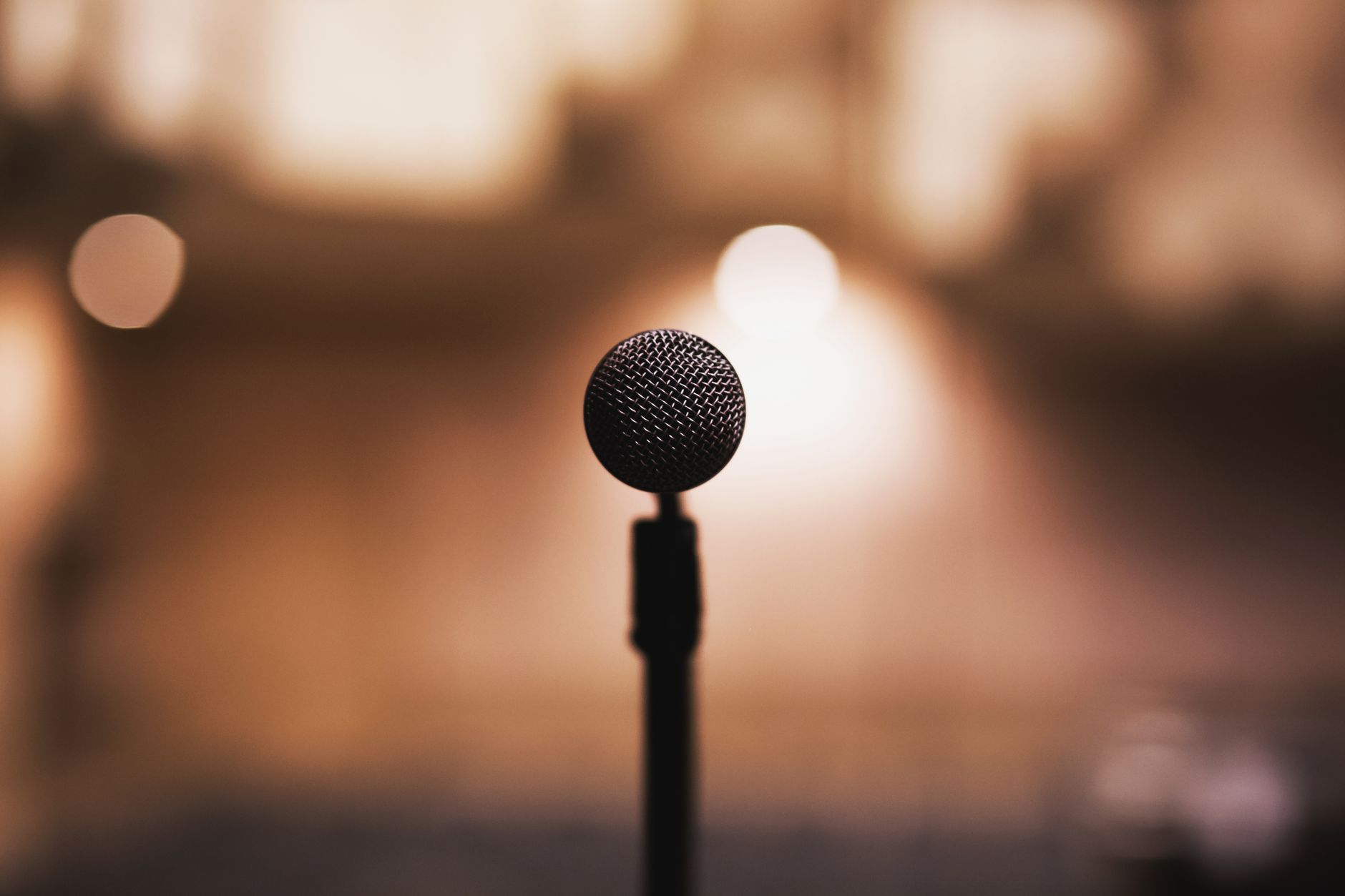 Bilingual Comedians