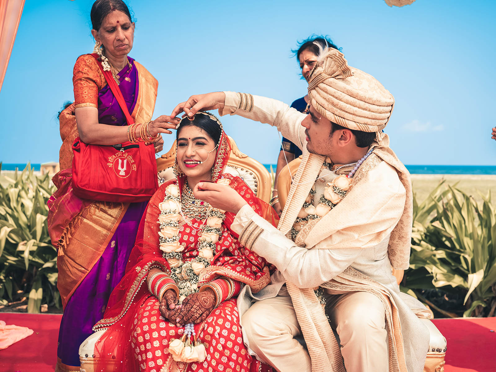 Sudiv & Radhika photo 10
