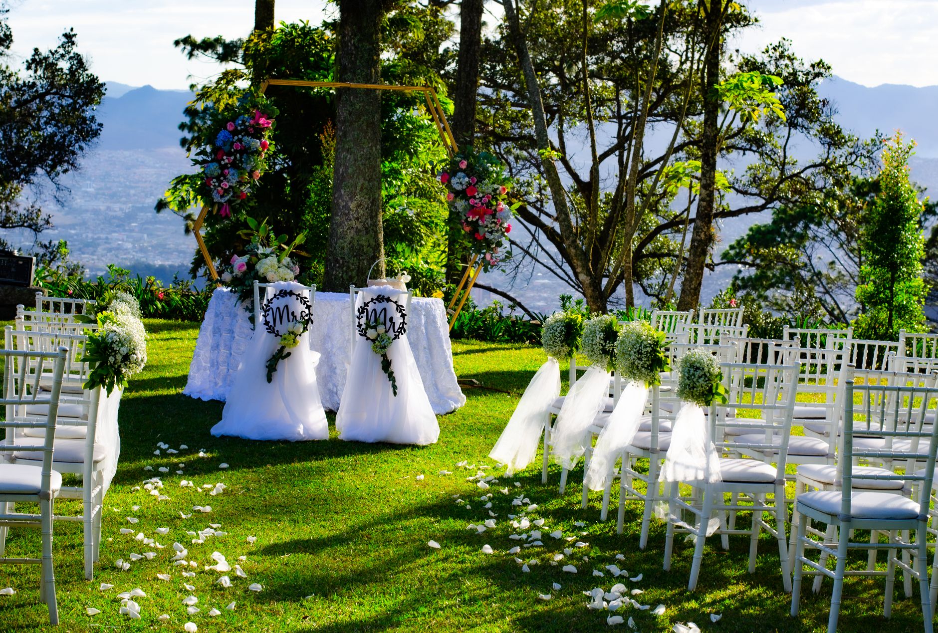 Elegant Chiavari Chairs for Every Rishikesh Celebration