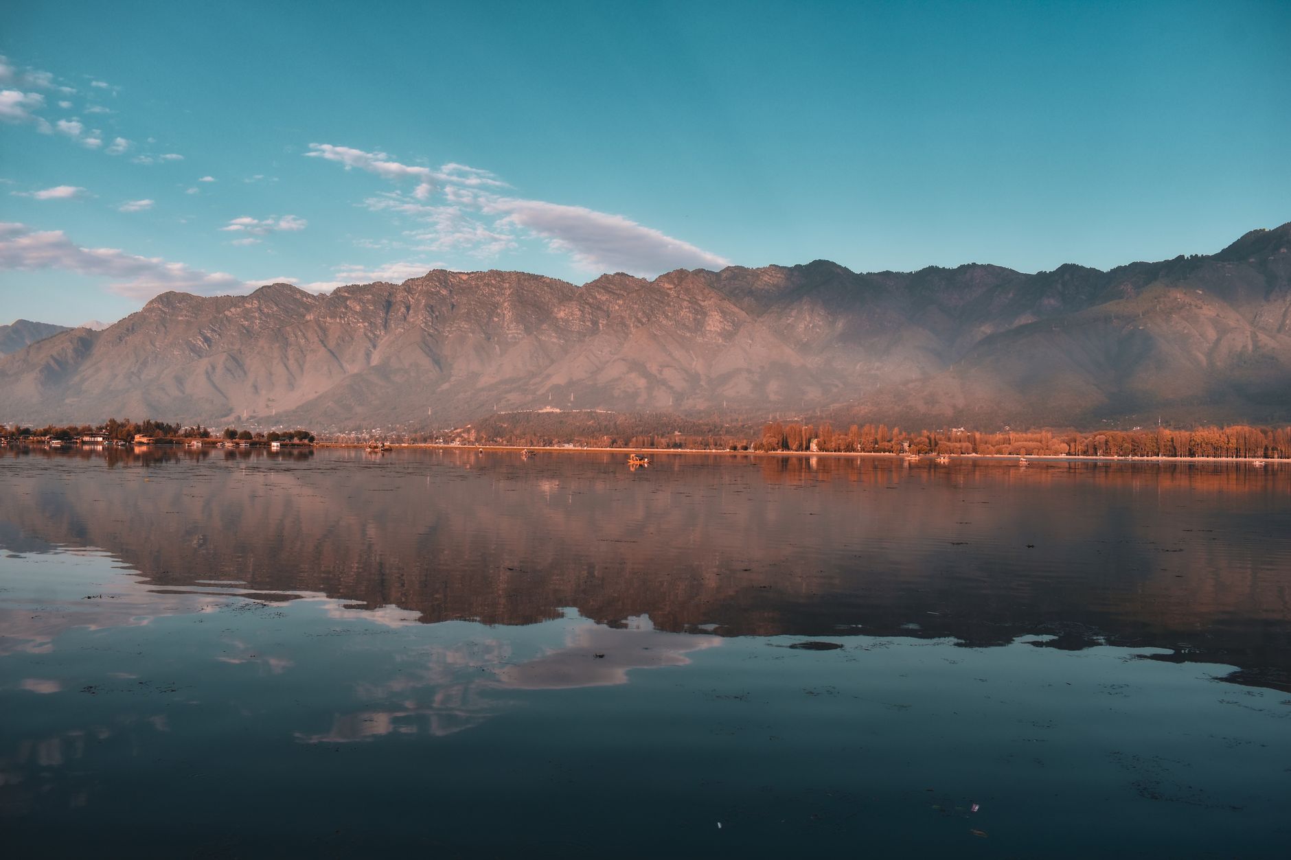 Srinagar's Finest Destination Retreat Venues