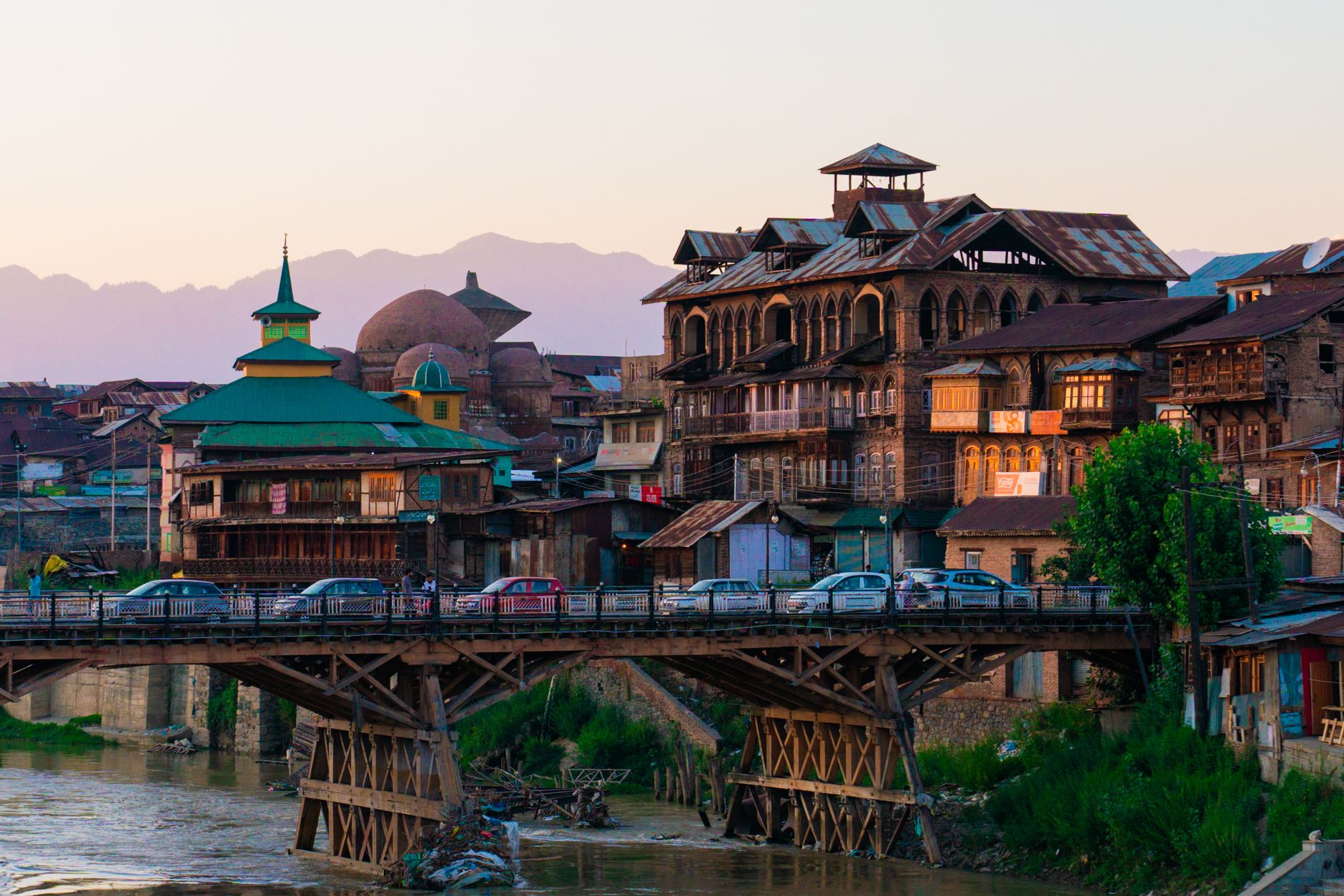 Srinagar Villas for Unforgettable Celebrations