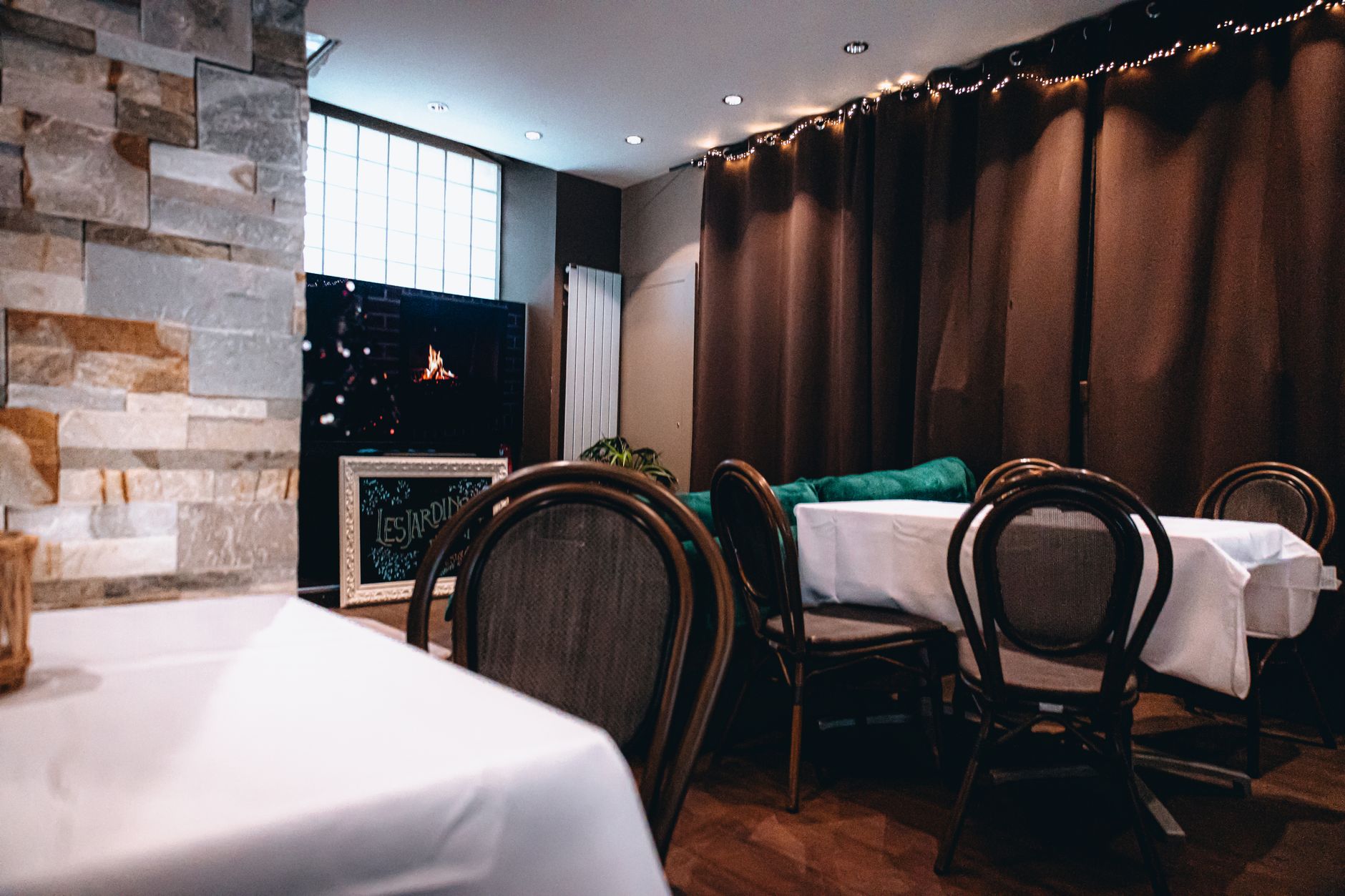 Book Private Dining Rooms in Srinagar
