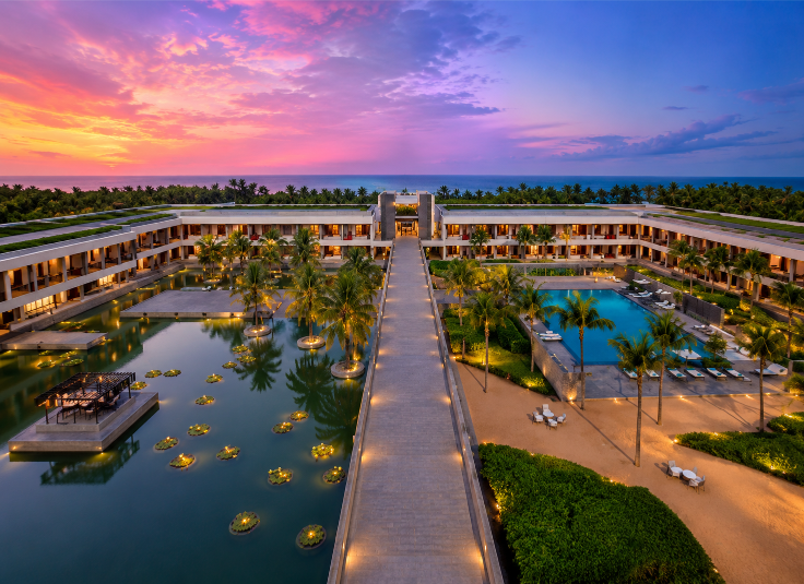What Are the Typical Guest Capacity and Layout Options?