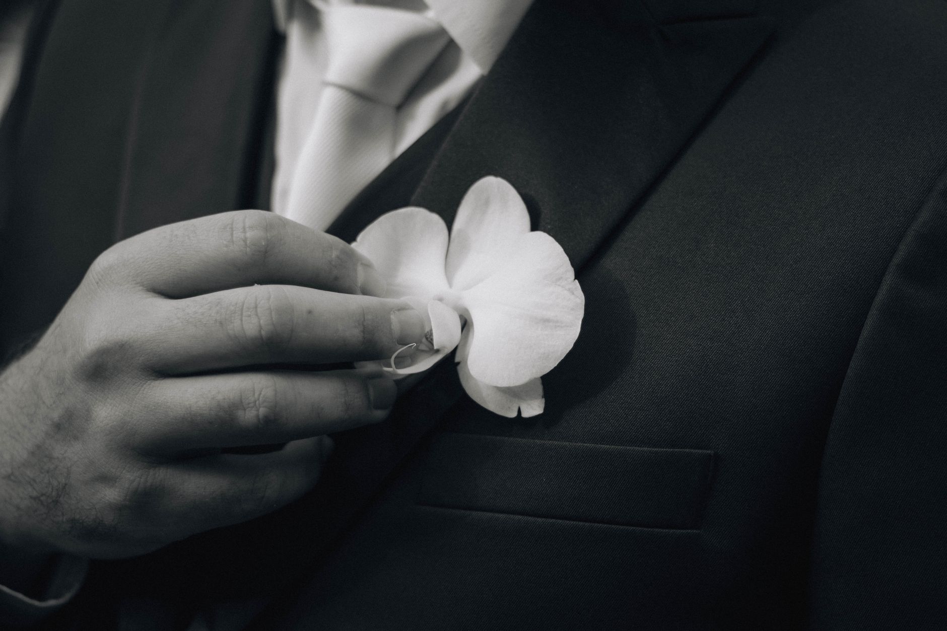 Perfect Boutonnieres for Surat Weddings
