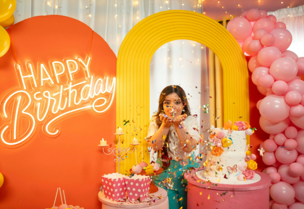 How to Organize a Teen Birthday Party Under ₹1 Lakh in Chennai — colourful décor, teens celebrating at a Chennai venue
