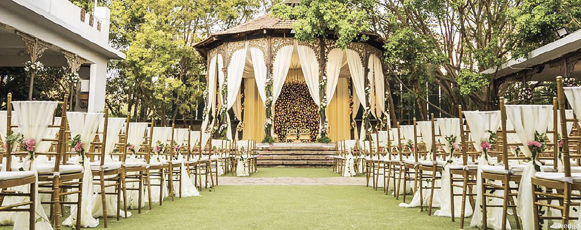 Elegant wedding venue in Bangalore with beautiful decor and lighting