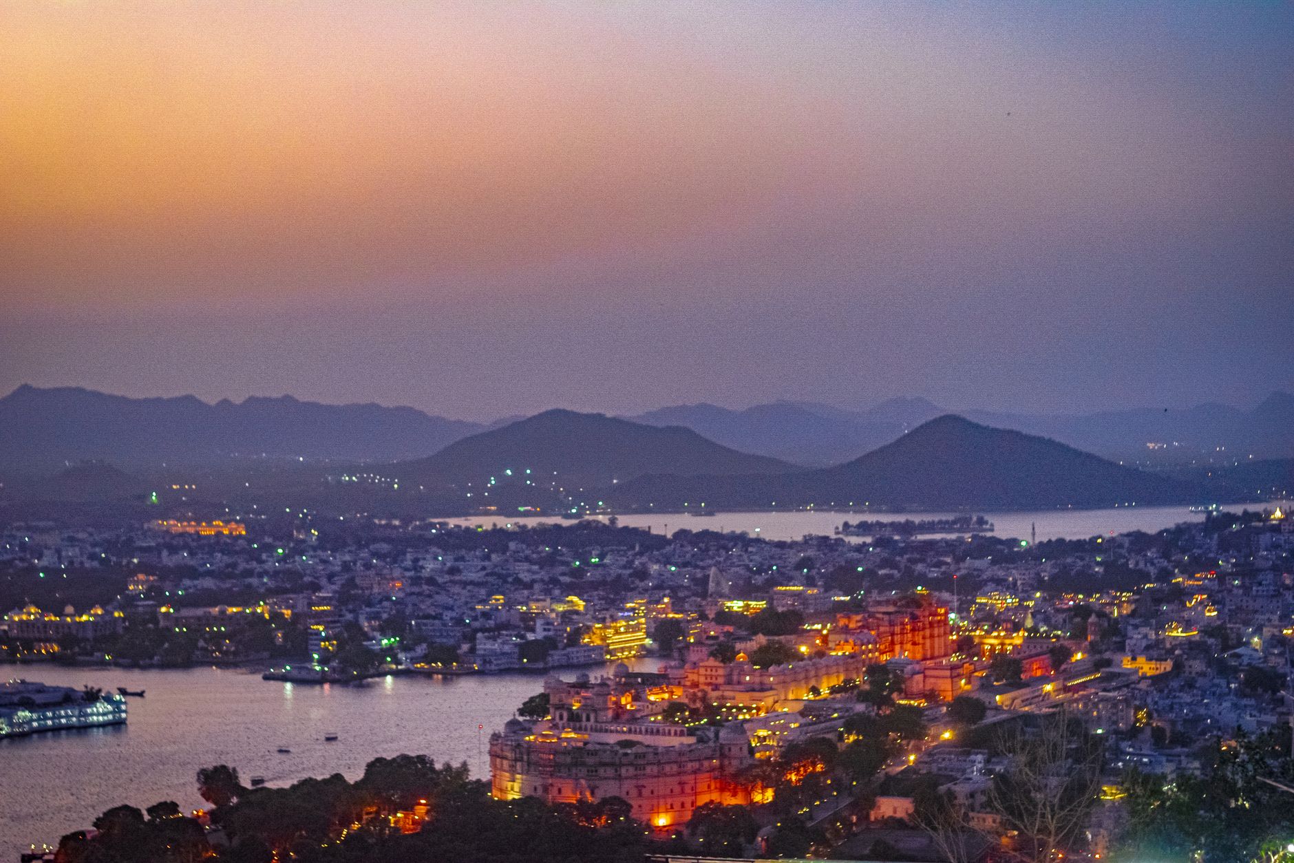 After-Dark Social Drinking Spots