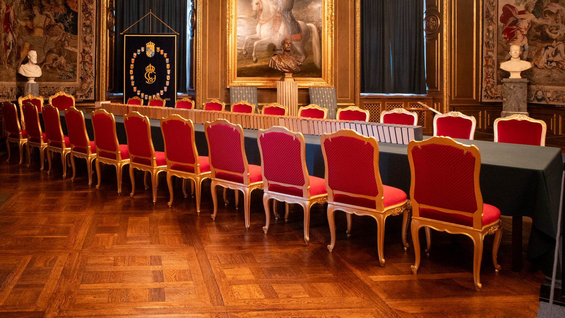 Bride-Groom Feature Seats