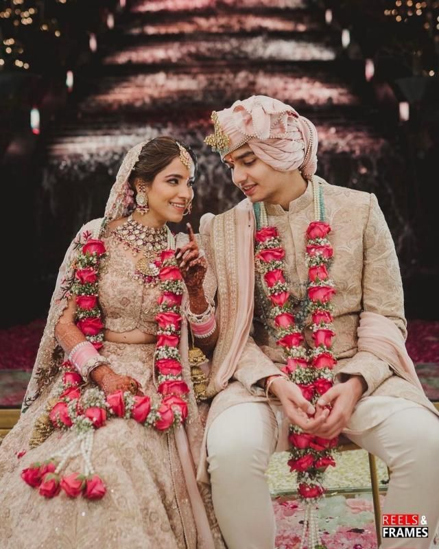 Classic Couple Garland Set