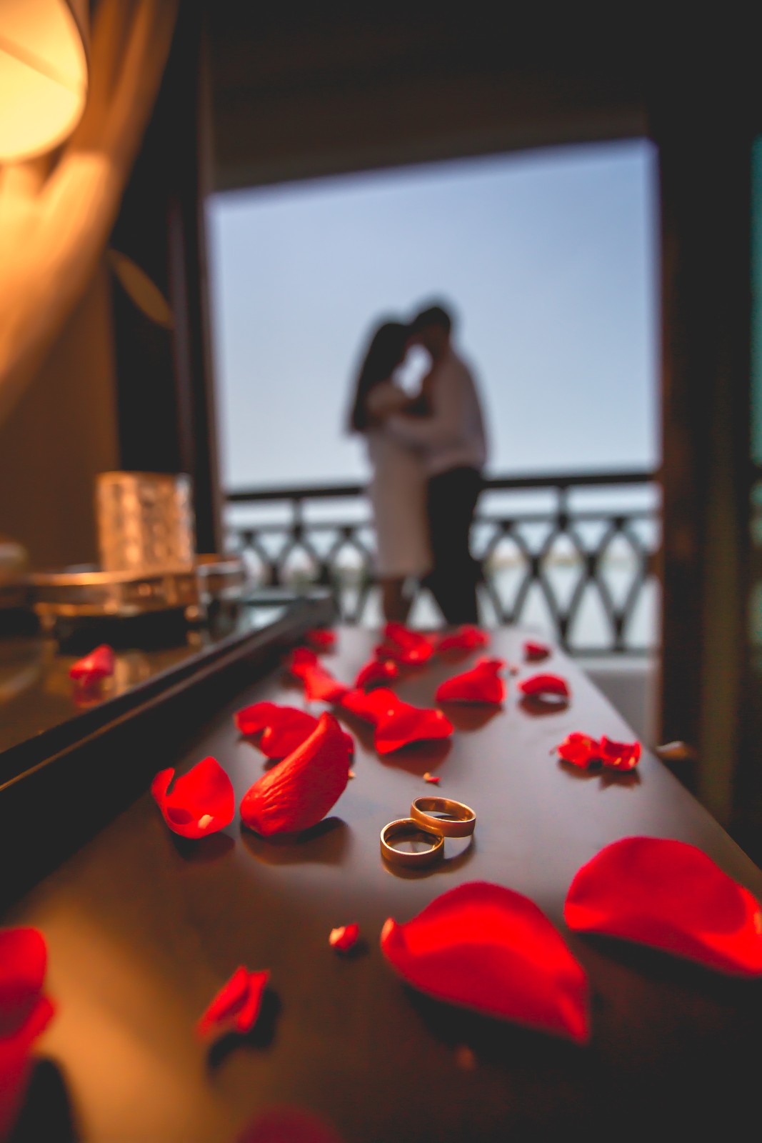 Outdoor Couple Photoshoot with Up to 20 Professionally Edited Photographs – 2 Hours