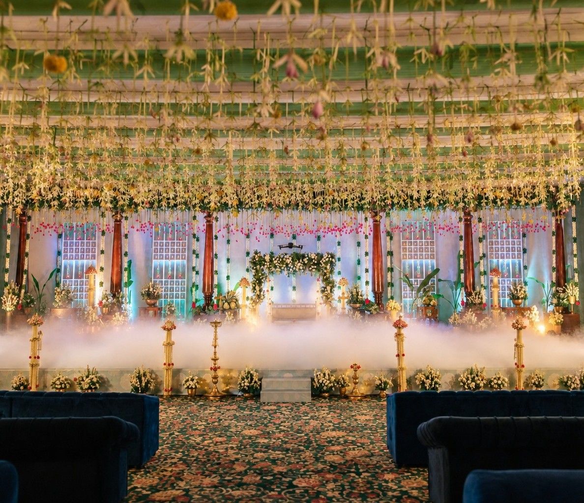 Single Fog Machine as a stage ambience