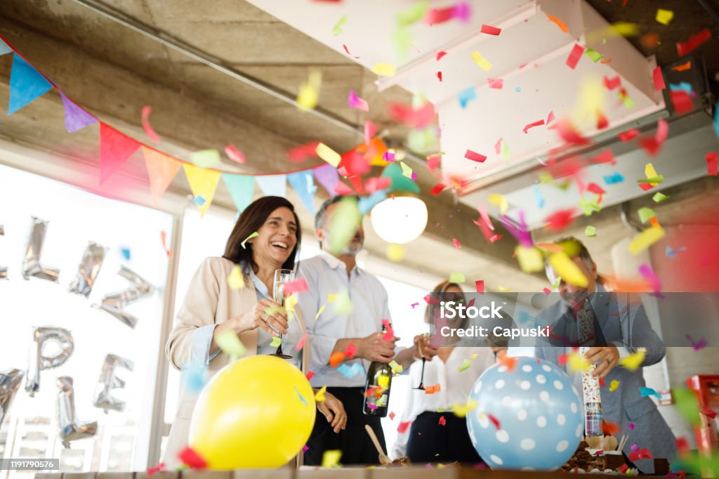 Confetti - 2 Nos (Colour Paper blast)