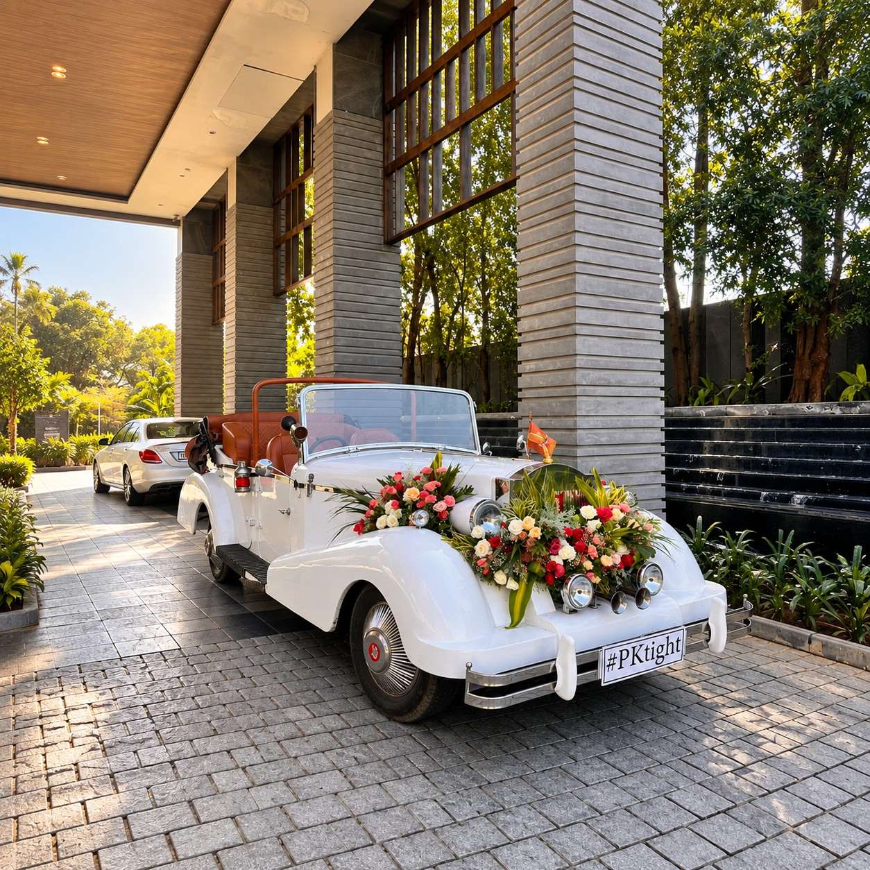 White Vintage Rolls-Royce for couple Entry