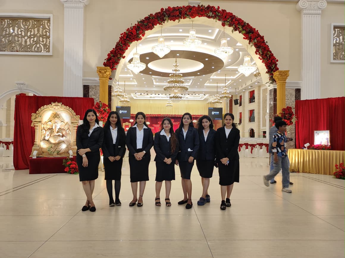 Eight Bilingual Hostesses for Large Events