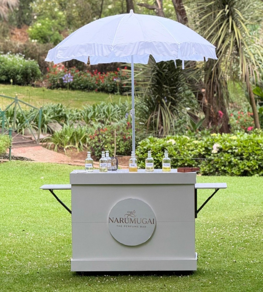 100 Personalised 10 ml Perfumes with Gift Cart