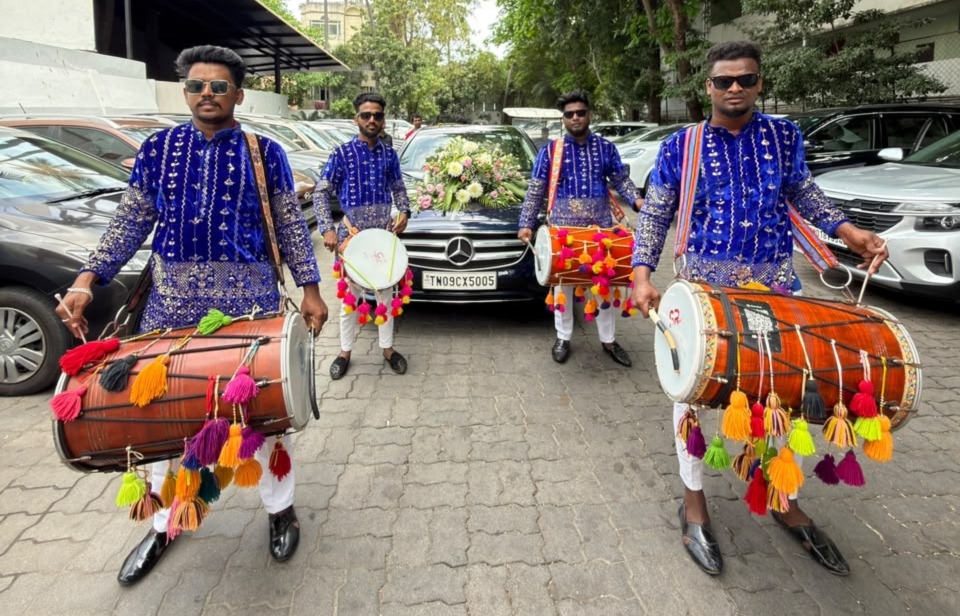 Four-Member Live Dhol Entry