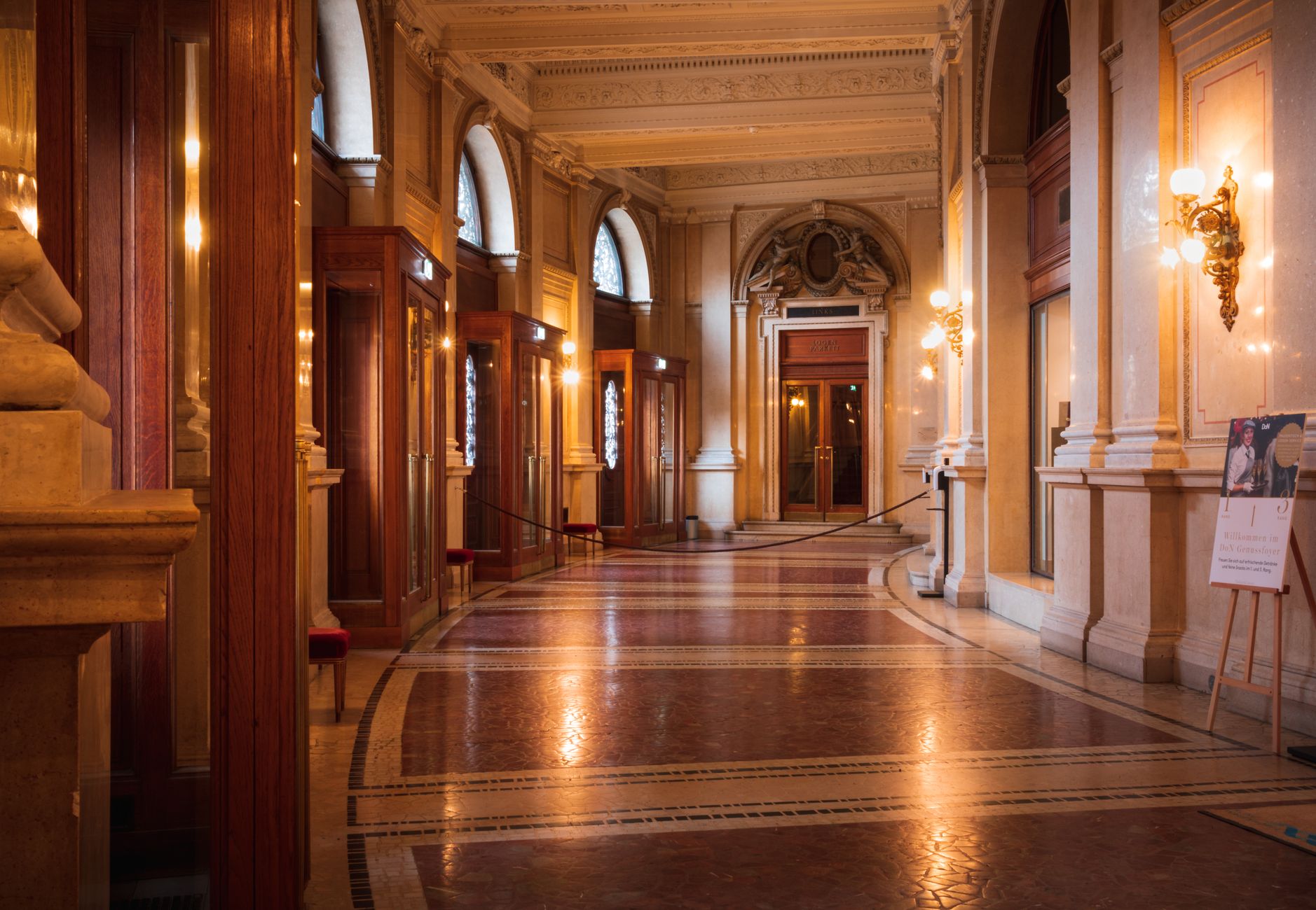 Grand Venues, Elegant Foyers
